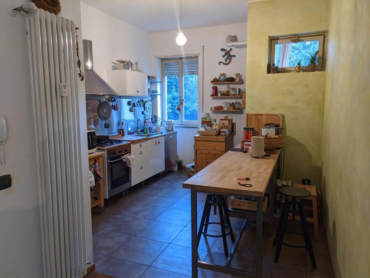 Room In A Quiet Part Of Bergamo Bagian luar foto